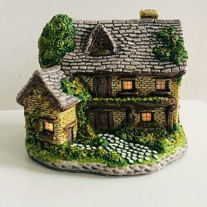 Light up cottage, Ron Gordon Cottage Collection